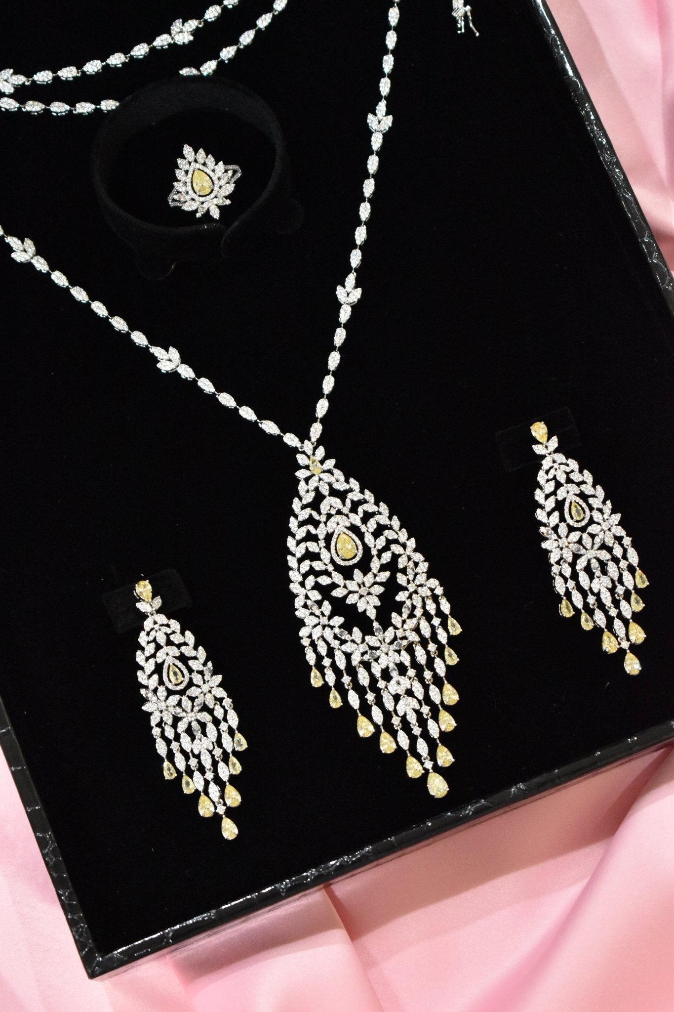 Lila Long Necklace Yellow Set