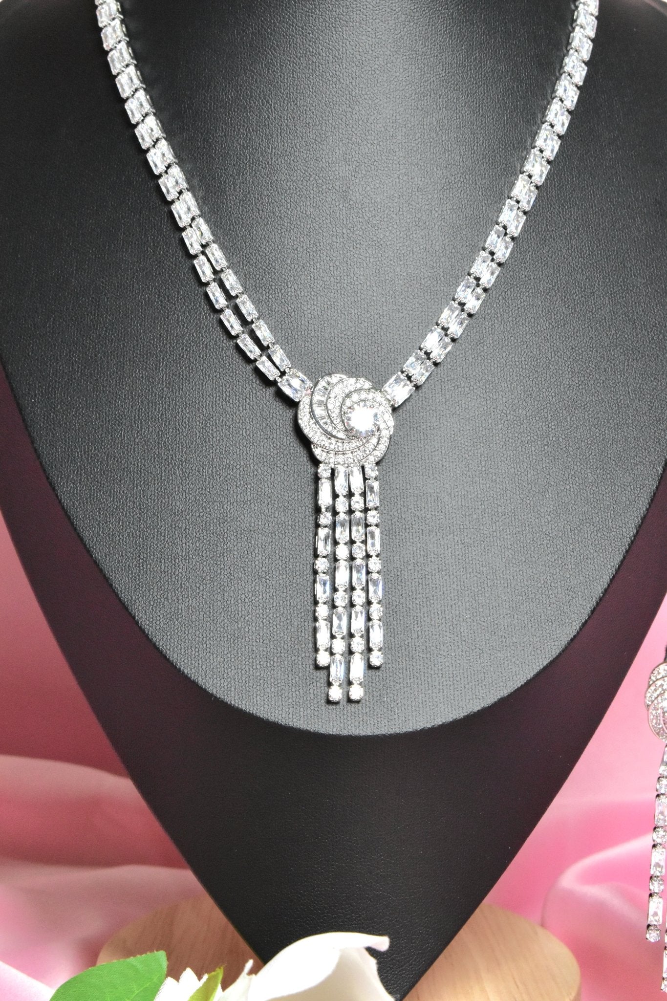Hafiza Unique Necklace Earrings Set
