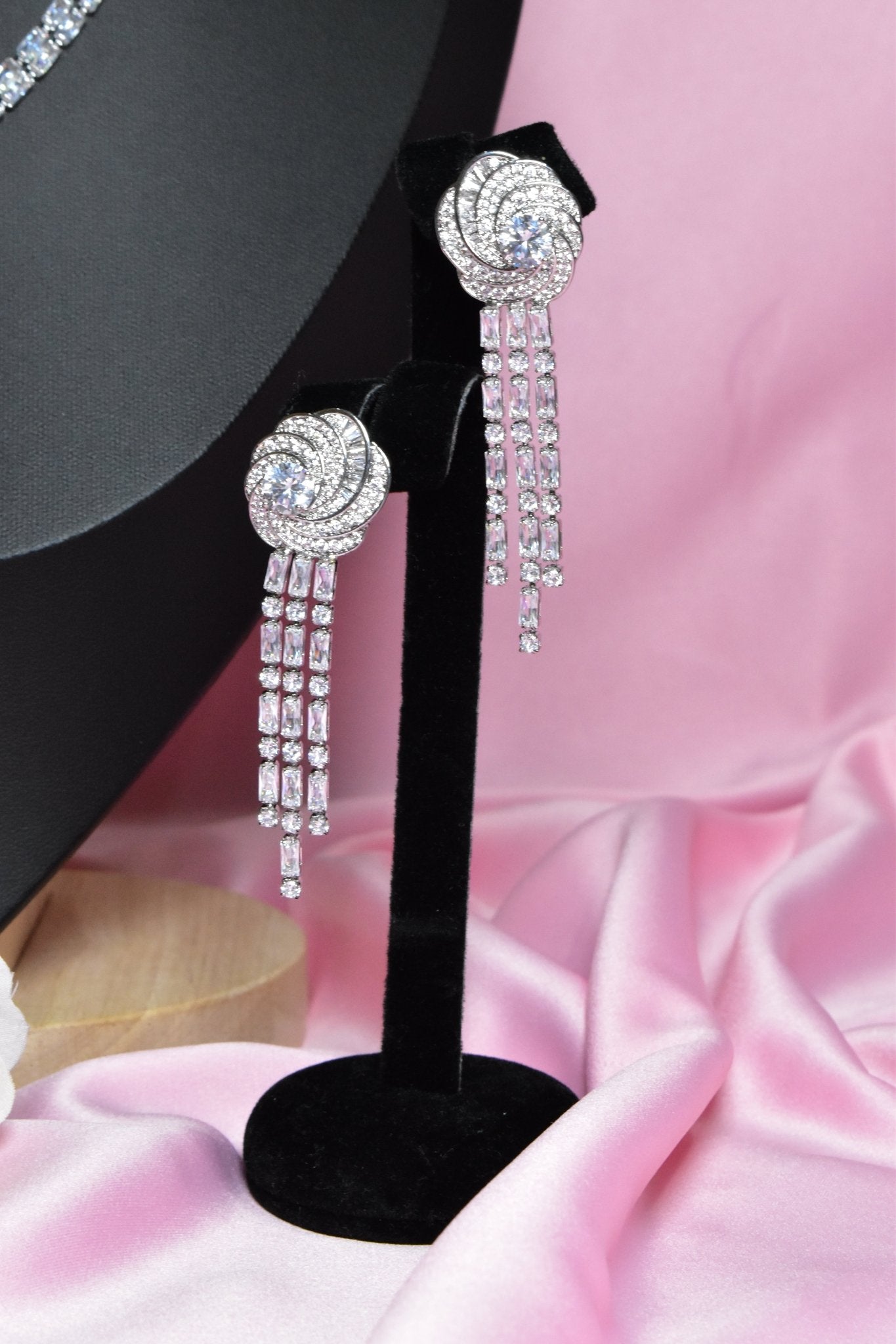 Hafiza Unique Necklace Earrings Set