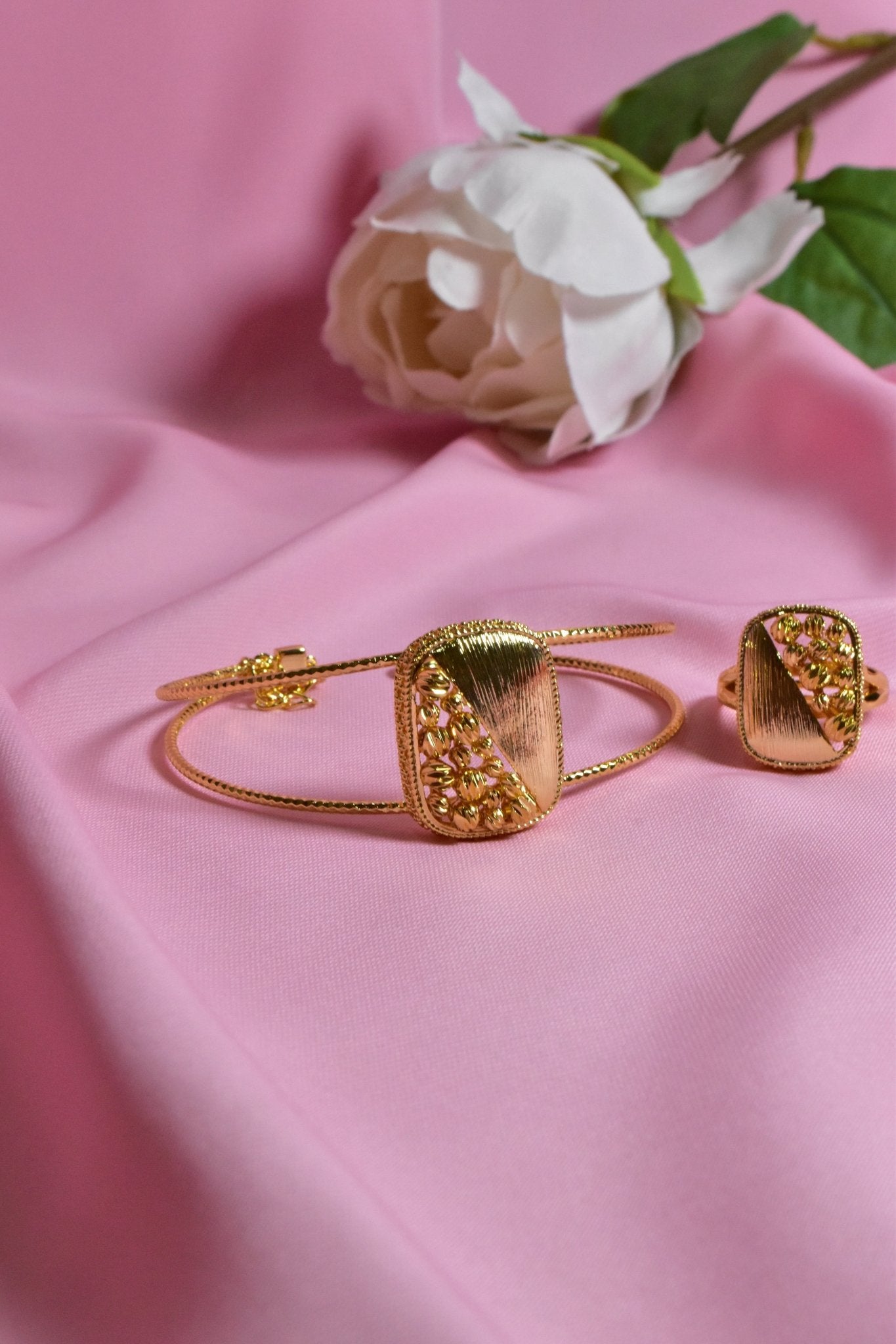 Zuhor Bracelet Ring Set