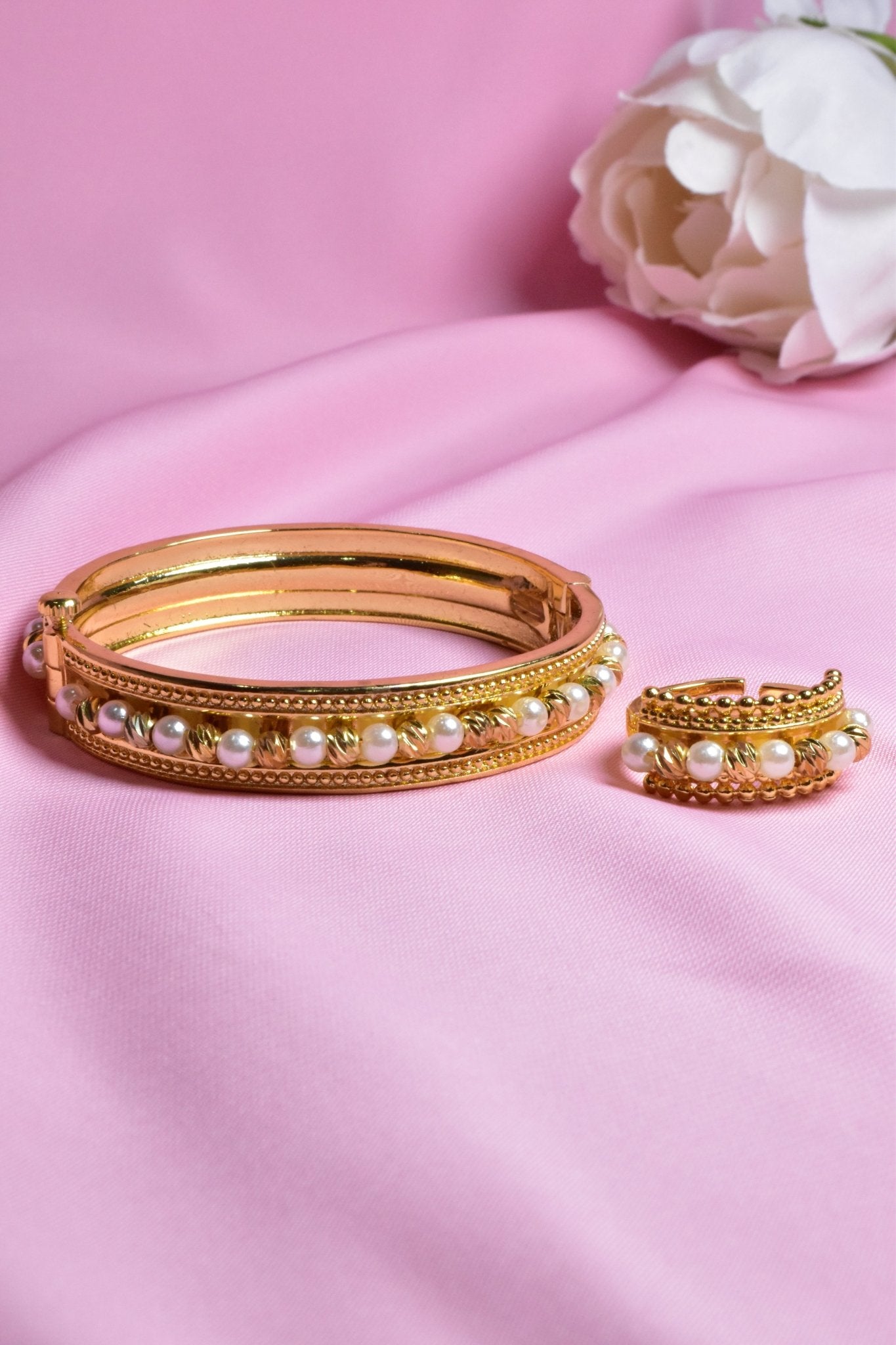 Nadrah Bracelet Ring Set