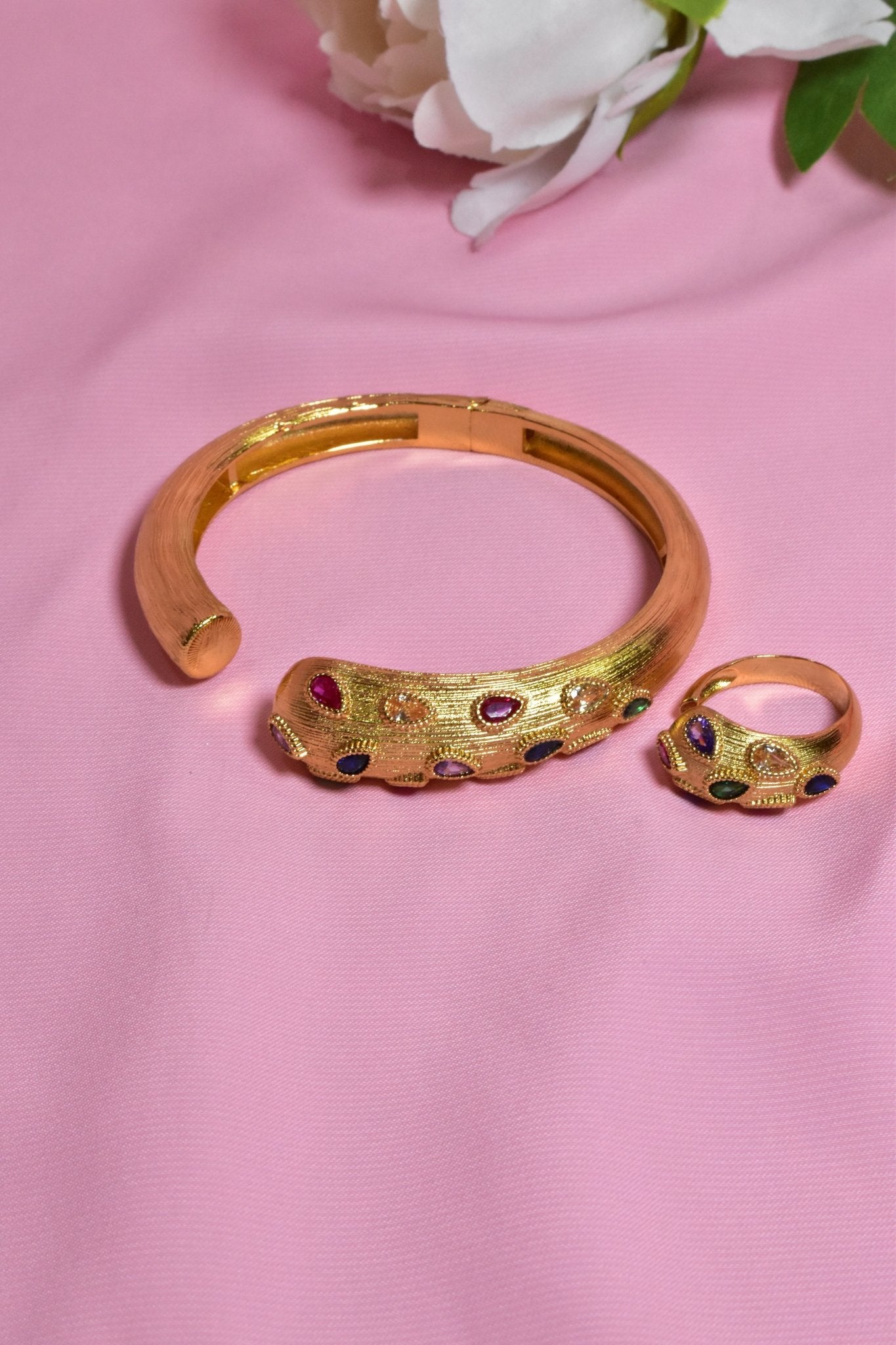 Ayna Bracelet Ring Set + Musk Jannah