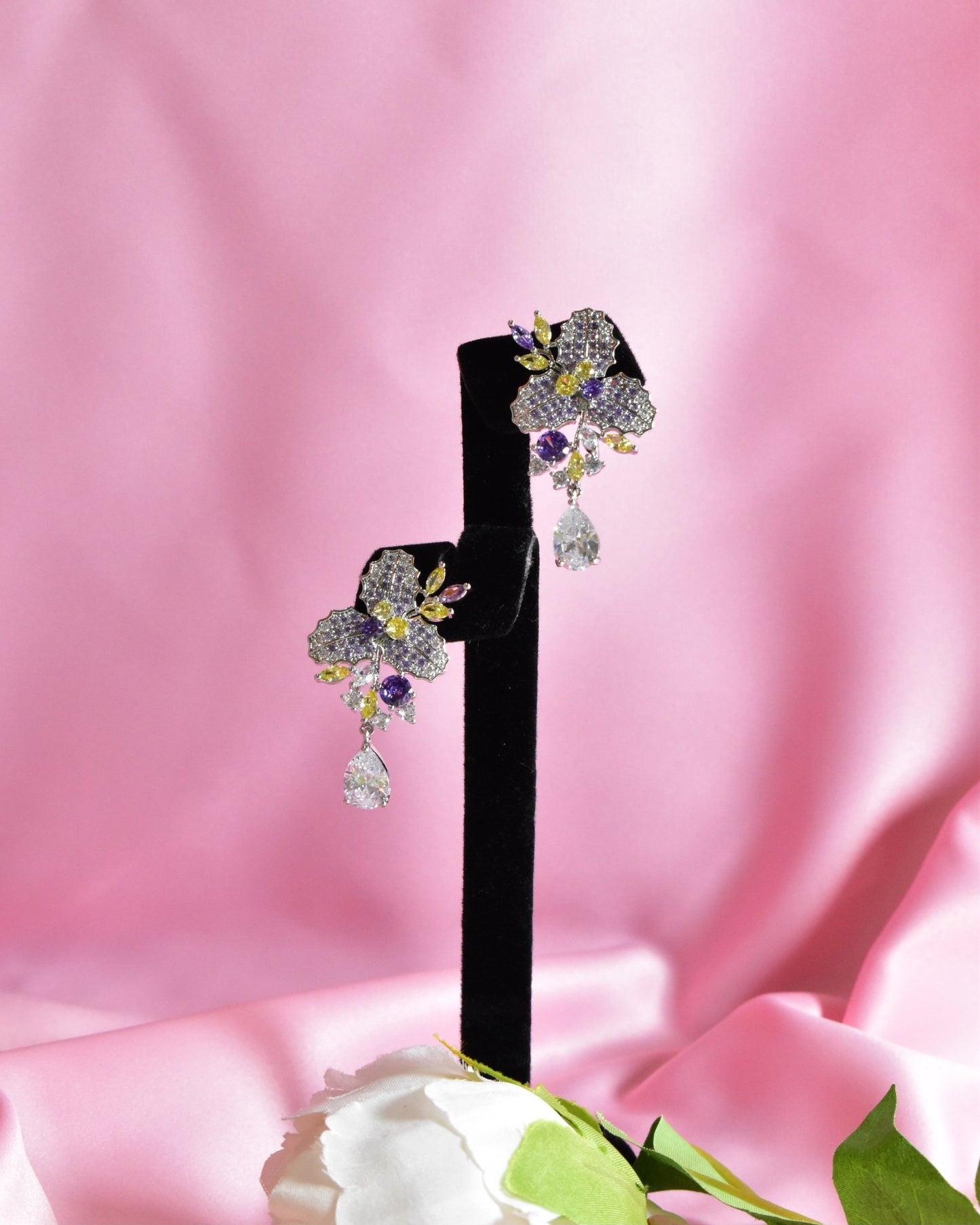 Zinat Sparkling Earrings