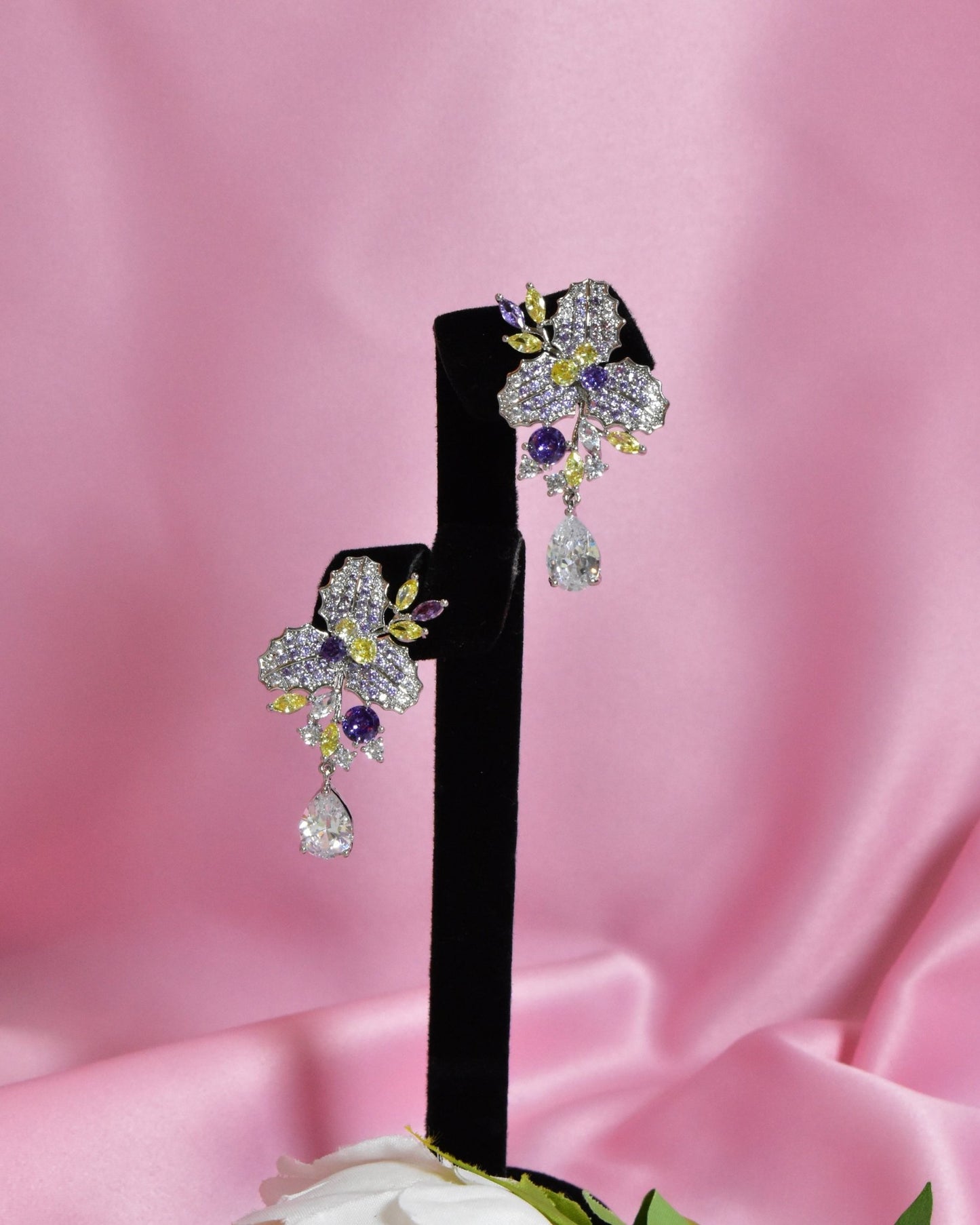 Zinat Sparkling Earrings