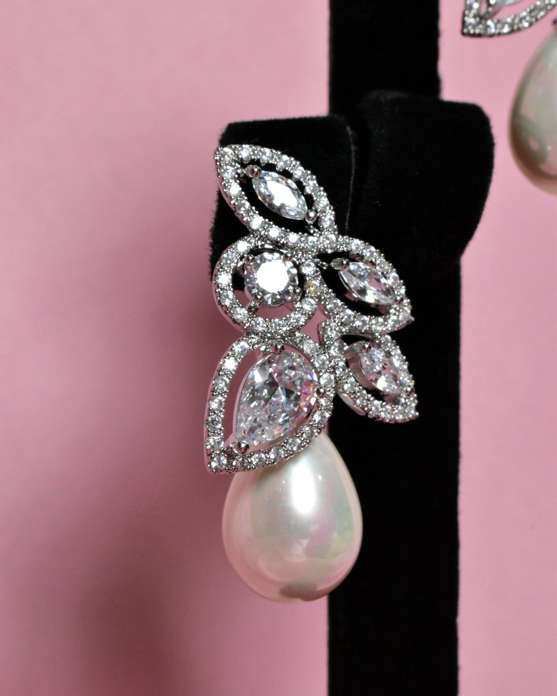 Turath Pearl Earrings 3