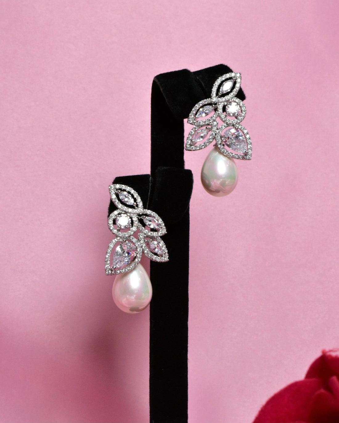 Turath Pearl Earrings 2