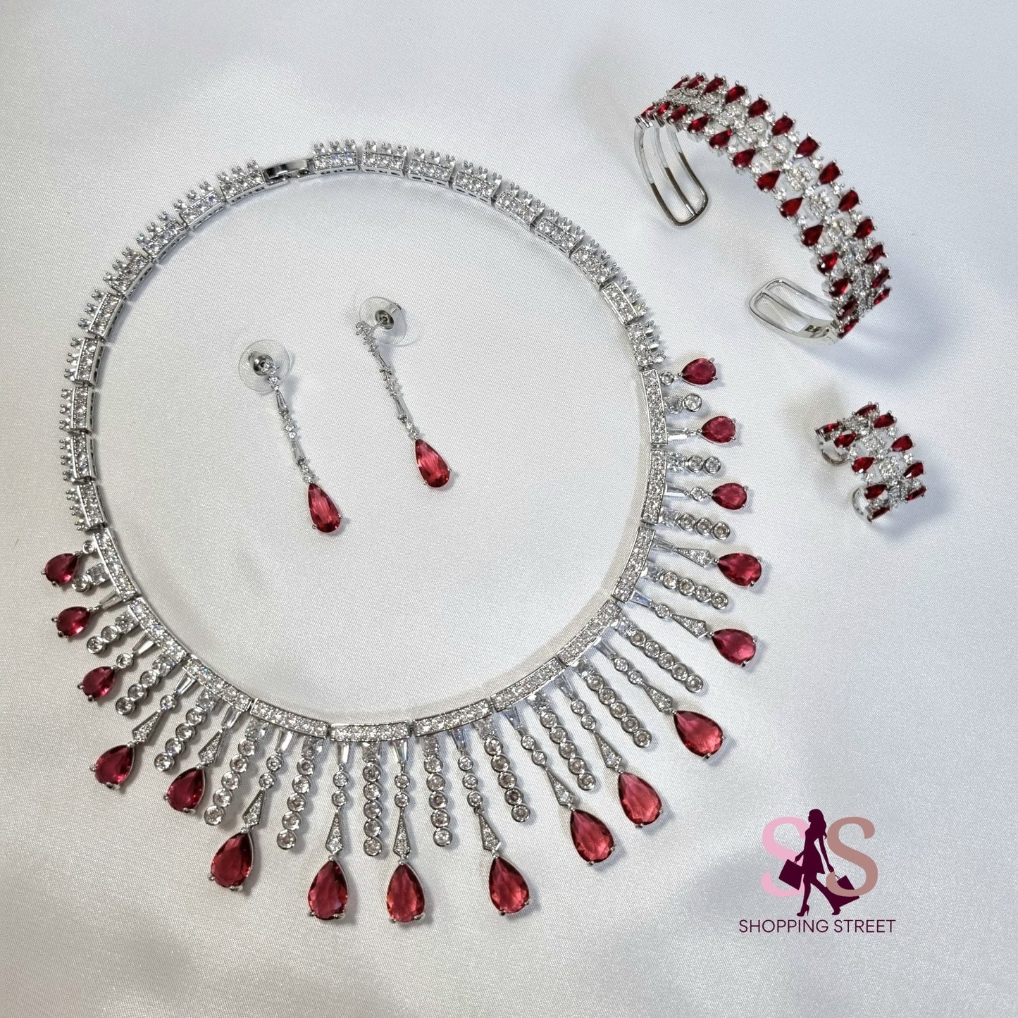 Noor Red set