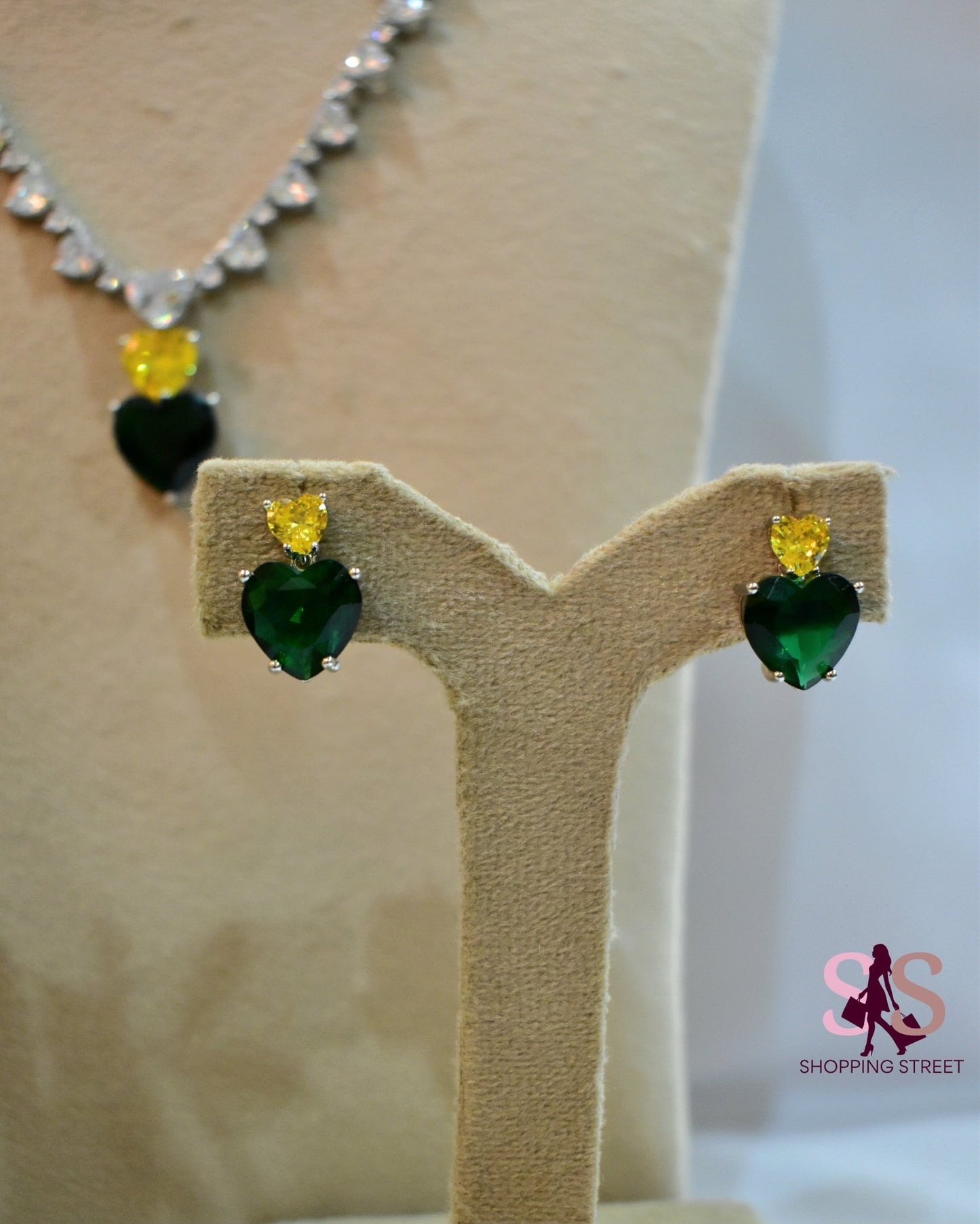 Imperial Green Charm
