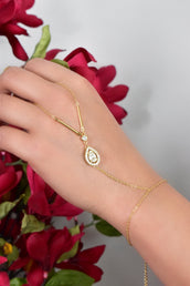 Maysa Unique Hand Chain 1