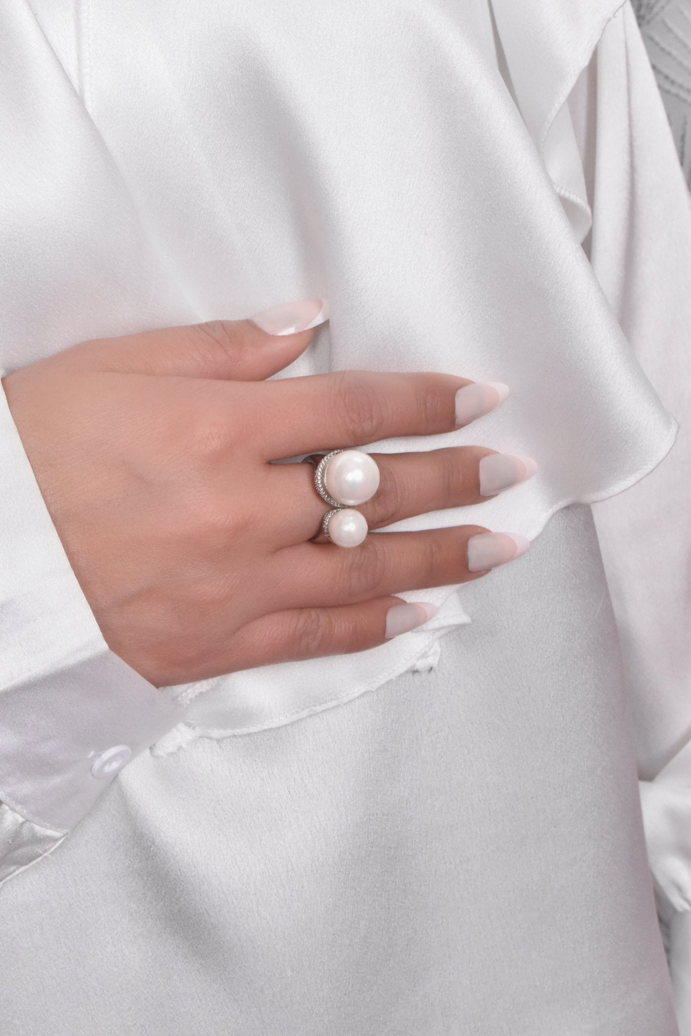 Dina Elegant Pearl Ring