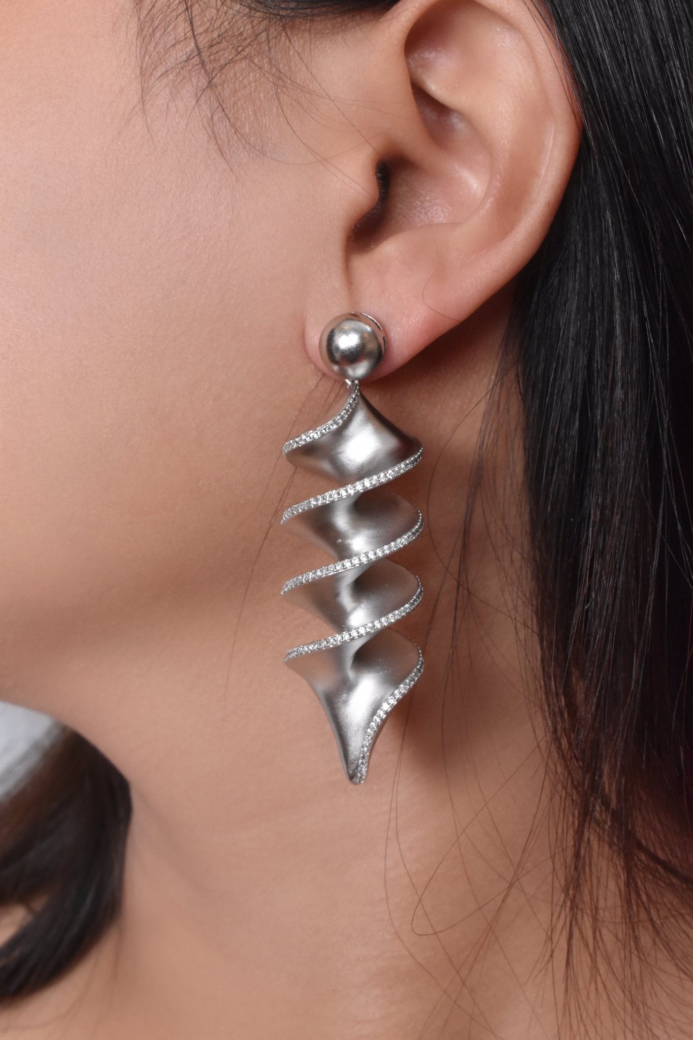 Najwa Gorgeous Grey Earrings