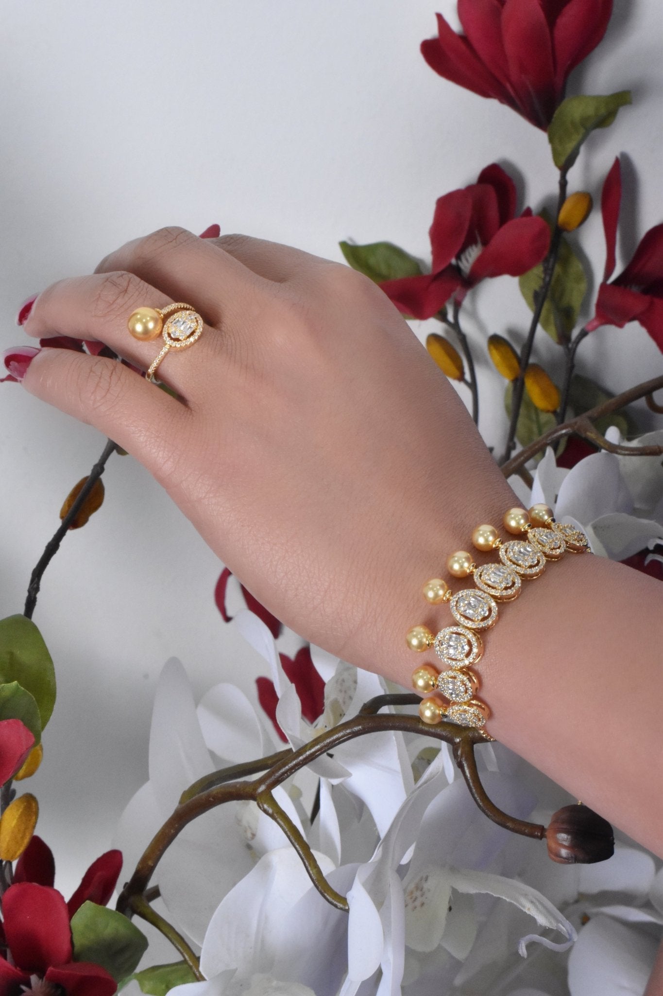 Muna Golden Pearl Set