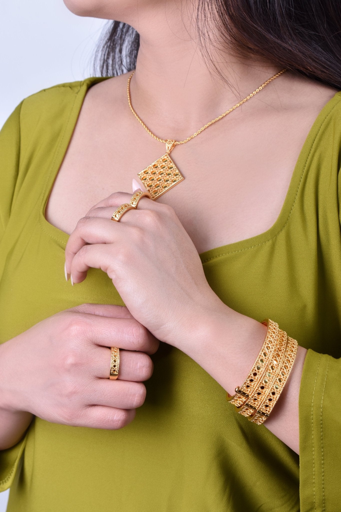 Azza Gorgeous Golden Set