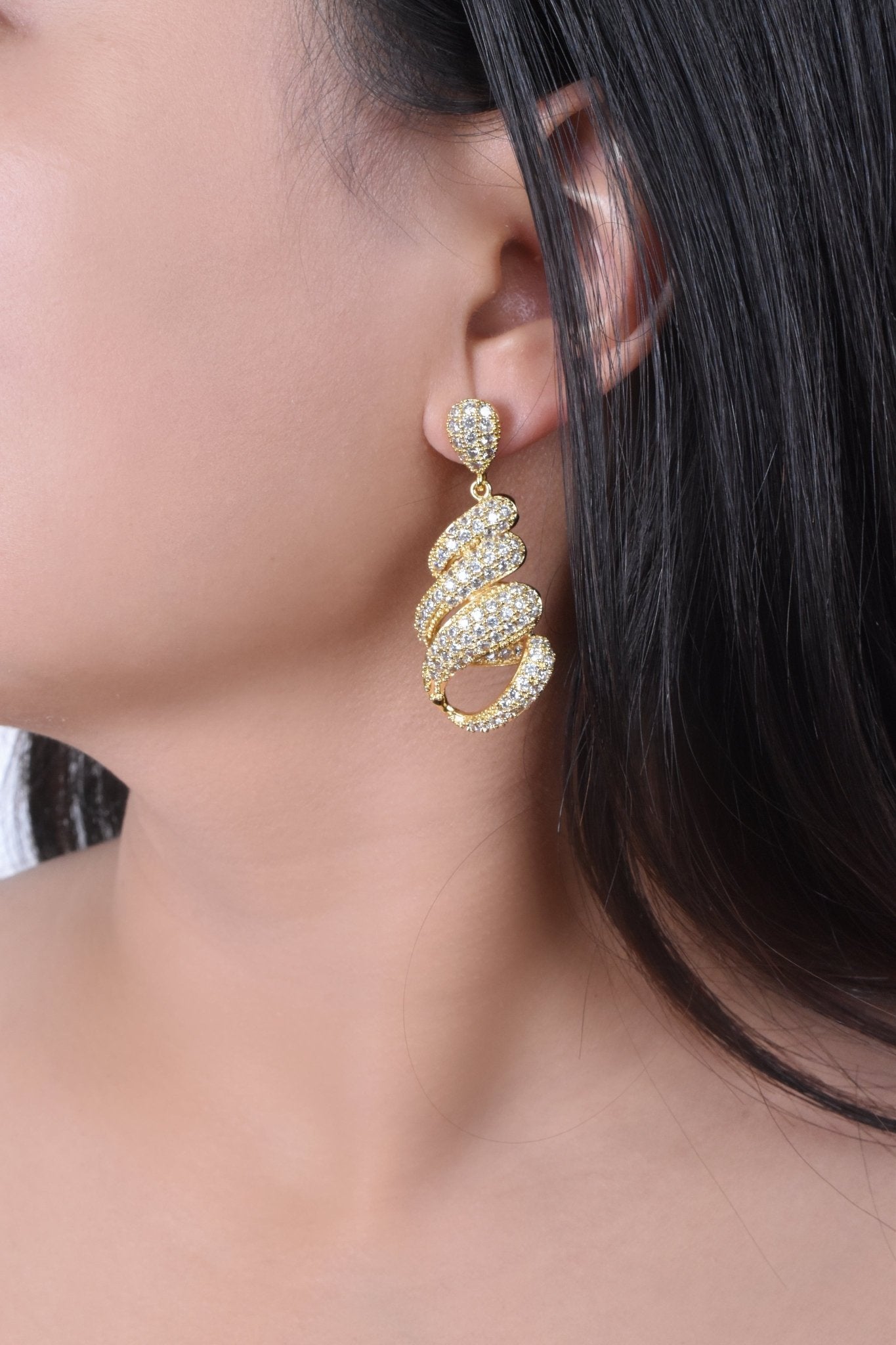 Fazia Golden Dangling Earrings
