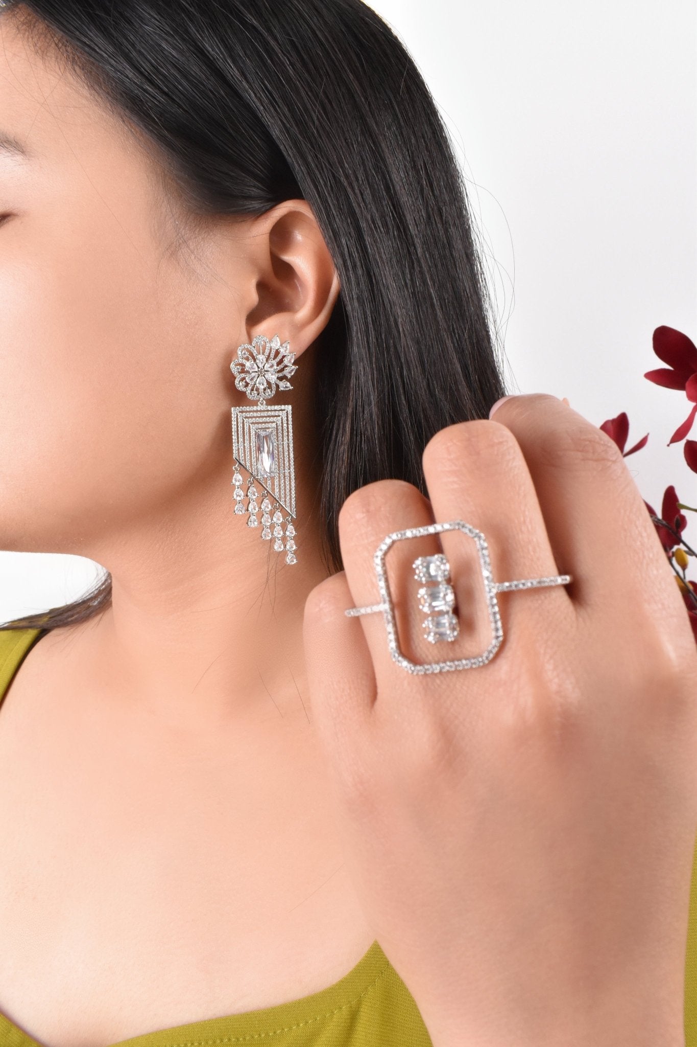 Felice Earrings With Ring