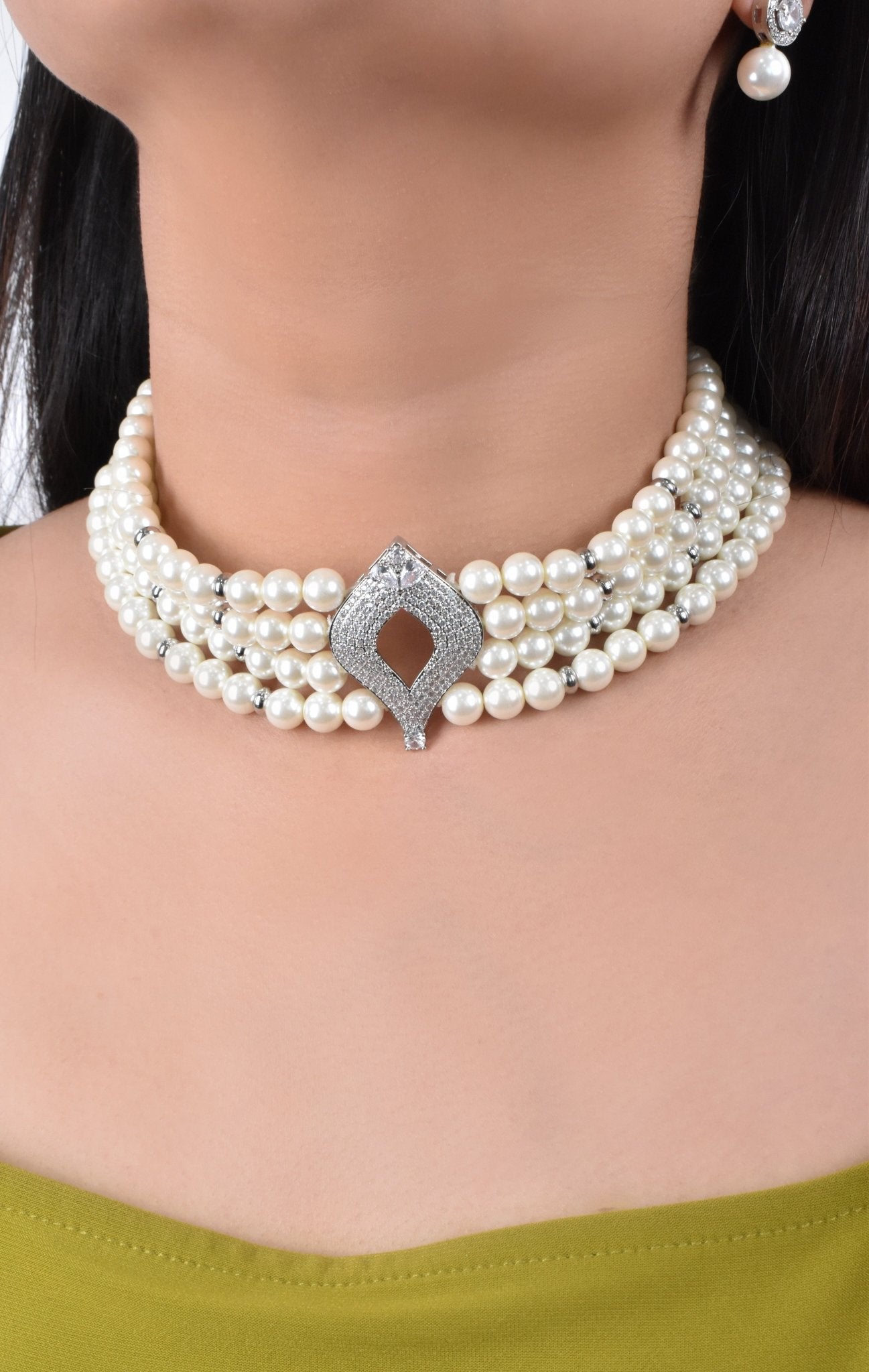 Hita Luxurious Pearl Set