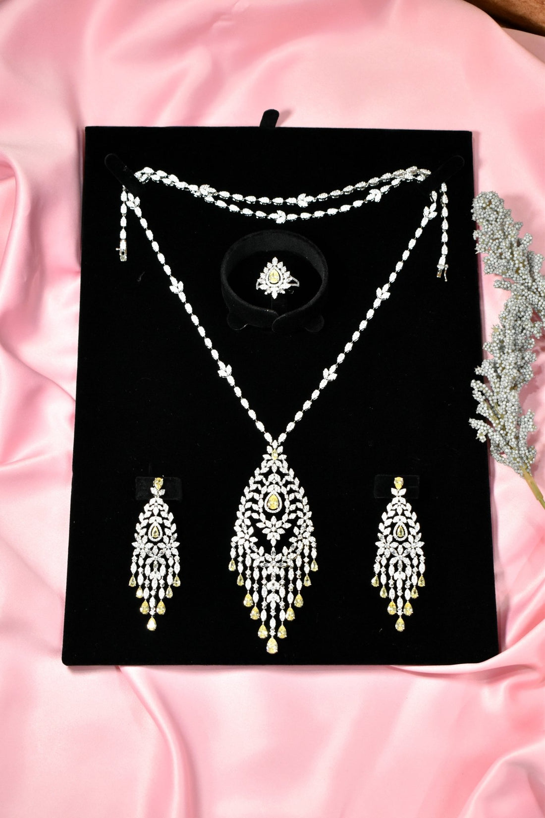 Tuleen Champagne Regalia — jewellery, Kuwait — 2