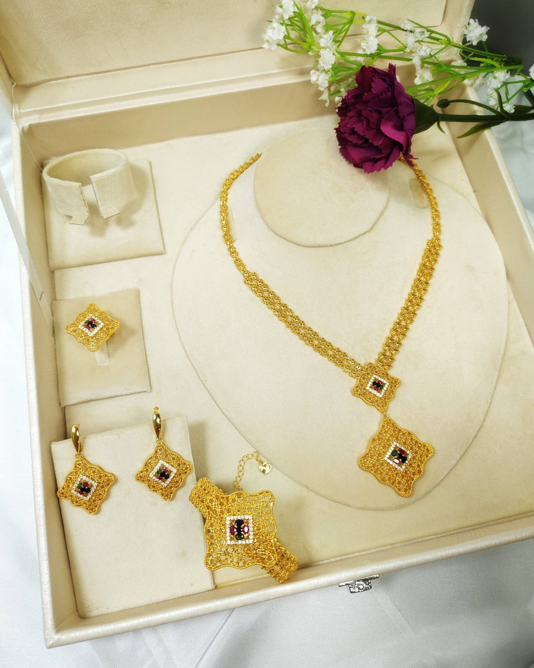 Nadia Classy Golden Set 3