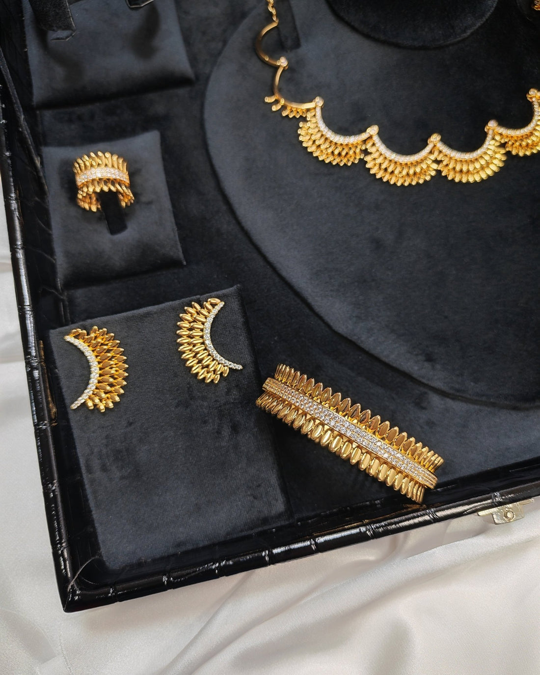 Saint Golden Set 4