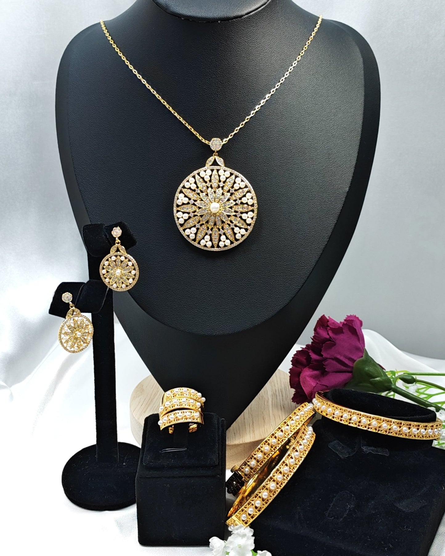 Marita Unique Pearl Set