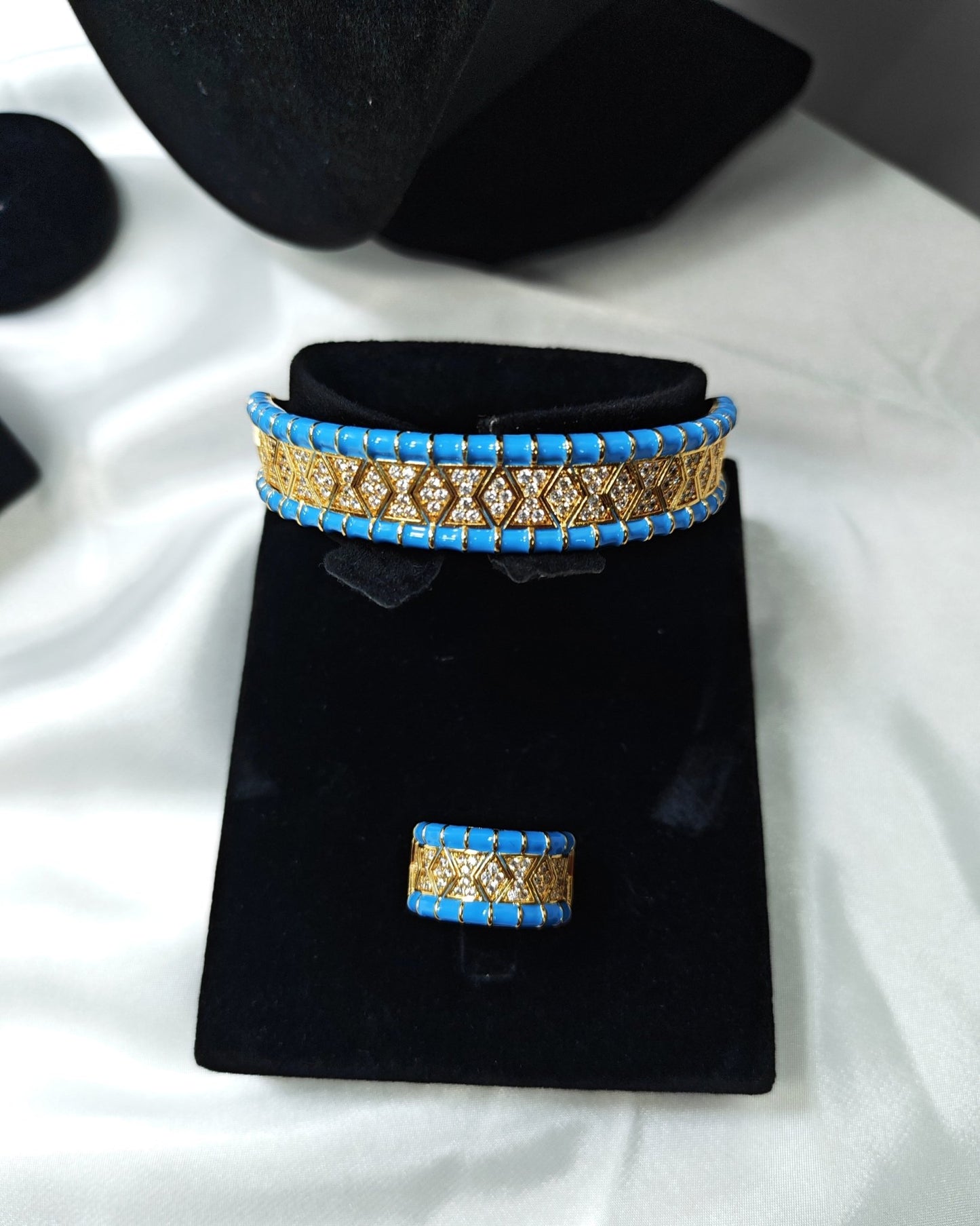 Huda Long Necklace Set