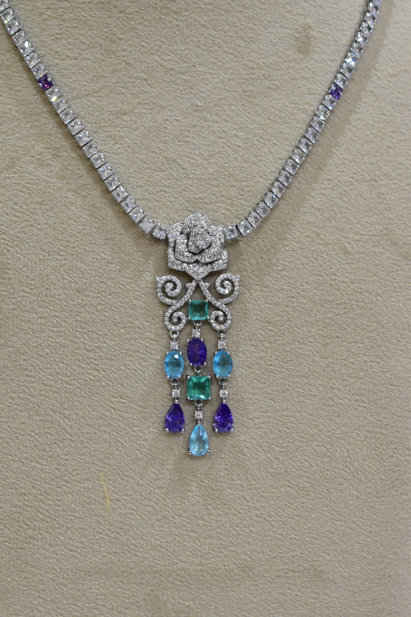 Balsam necklace Earrings Set