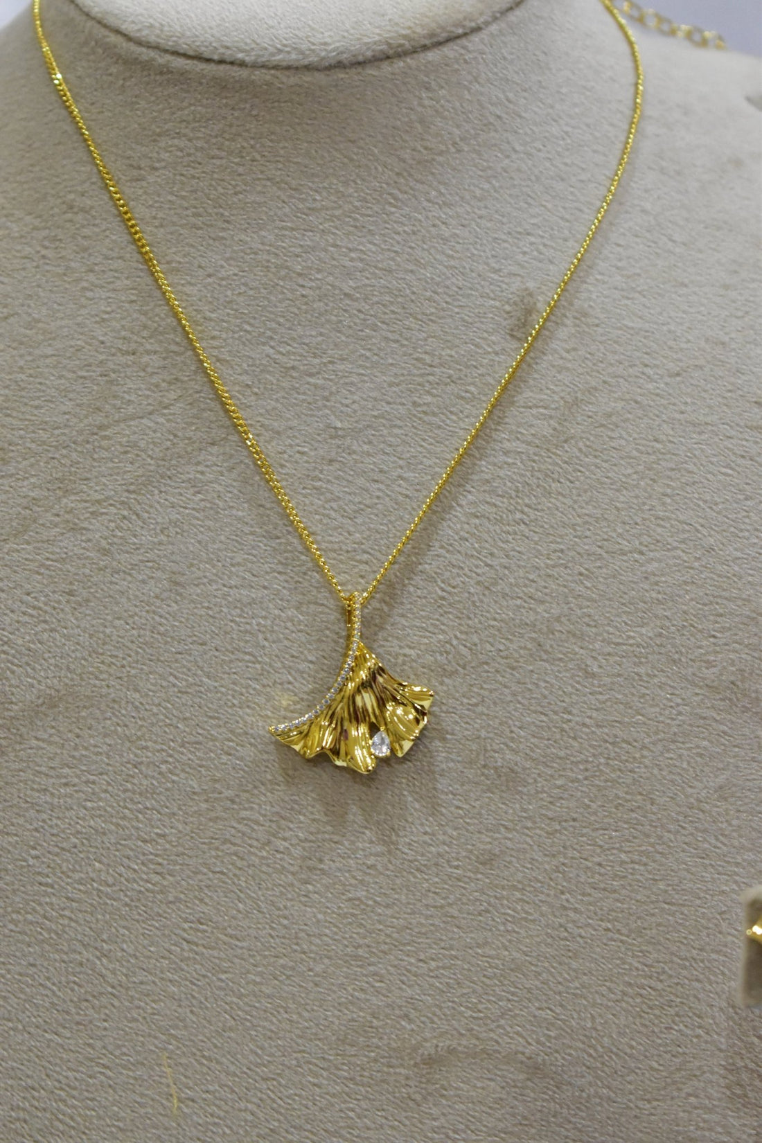 Rasha Dainty Necklace Earrings Set 2
