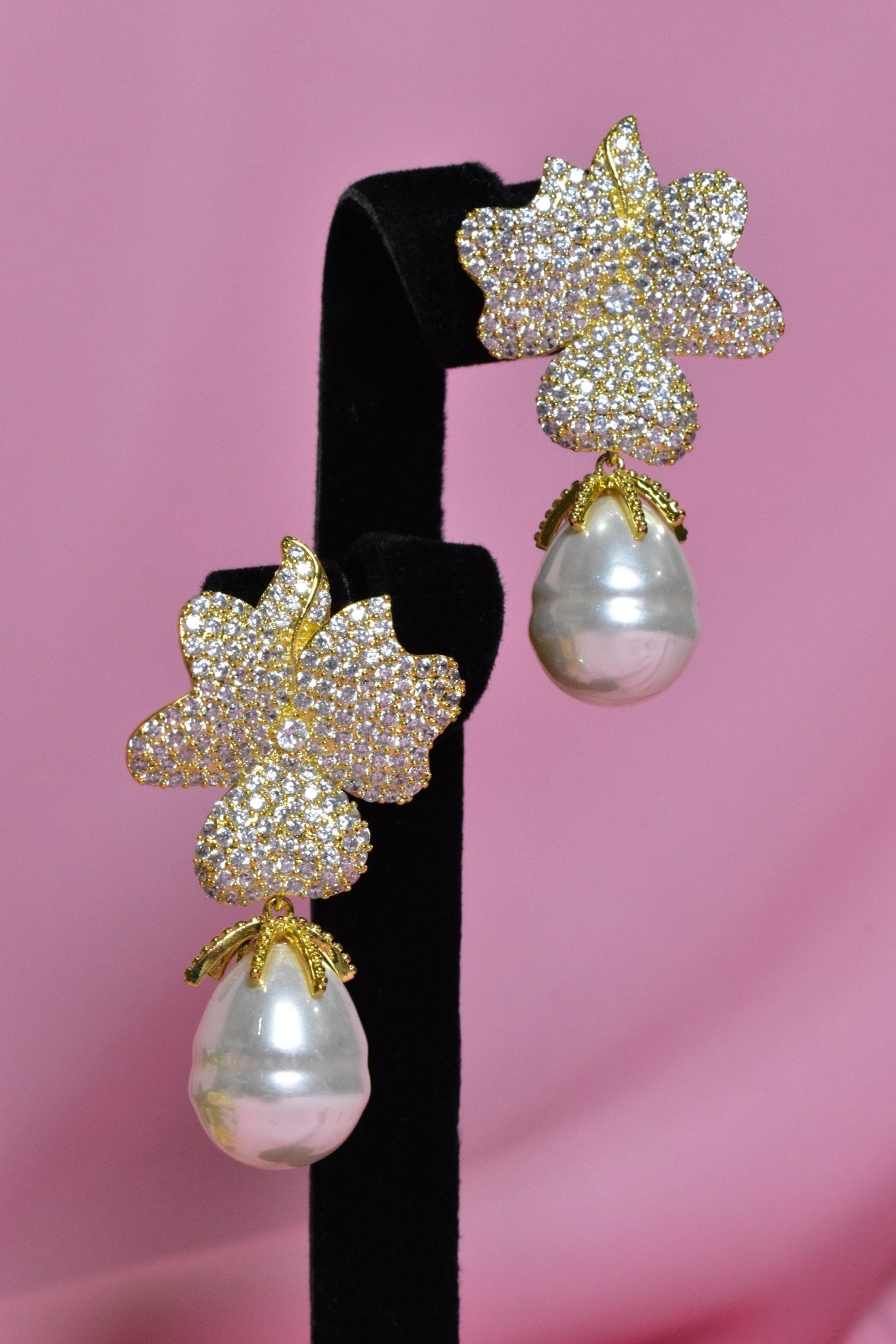 Habiba Golden Pearl Earrings