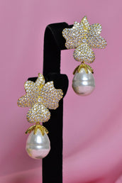 Habiba Golden Pearl Earrings 3