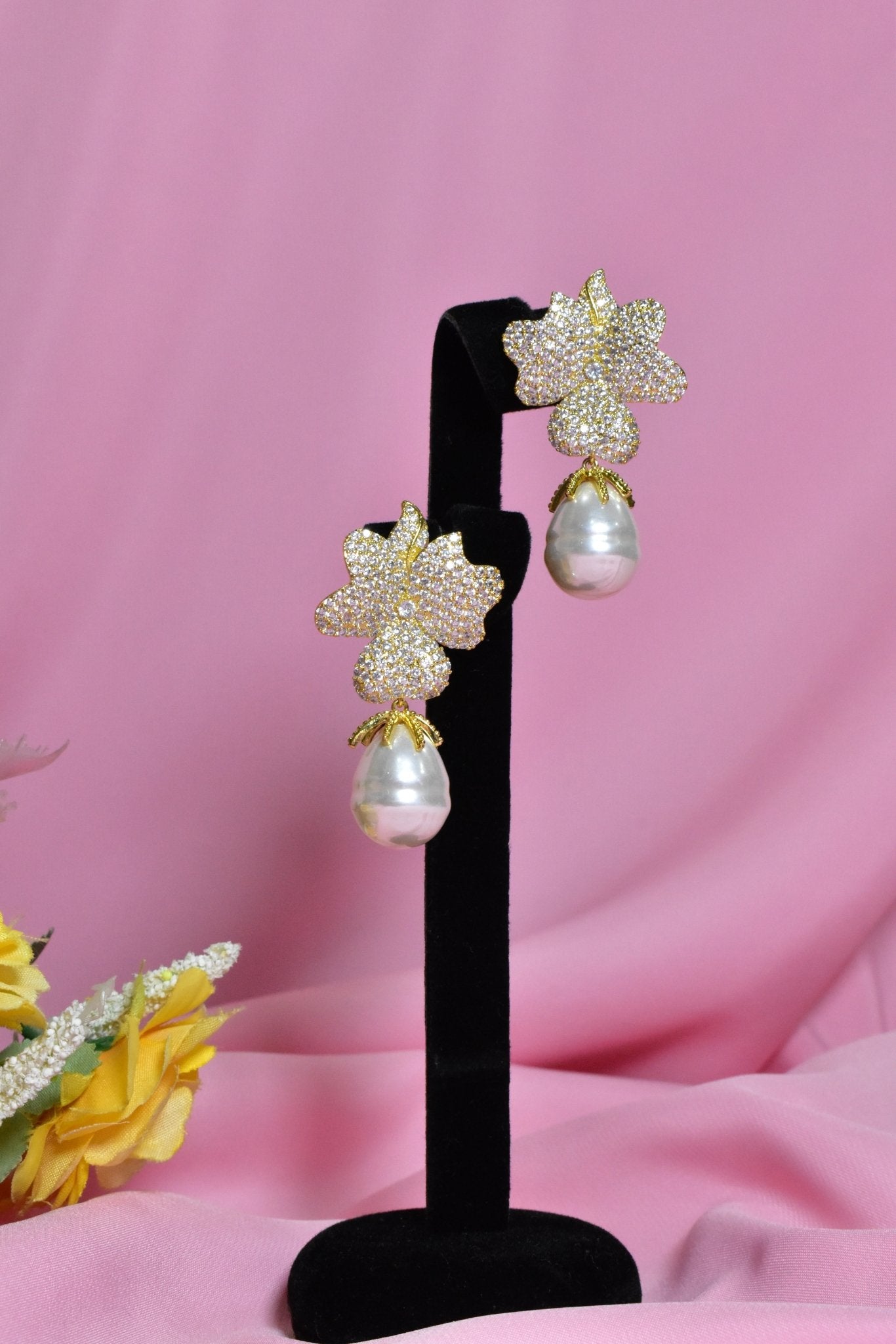 Habiba Golden Pearl Earrings