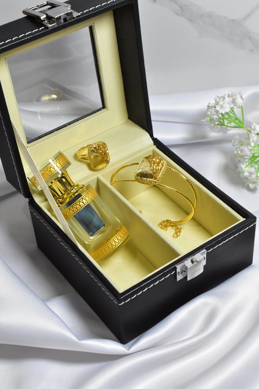 Zuhor Bracelet Ring Set + Musk Arousa 6