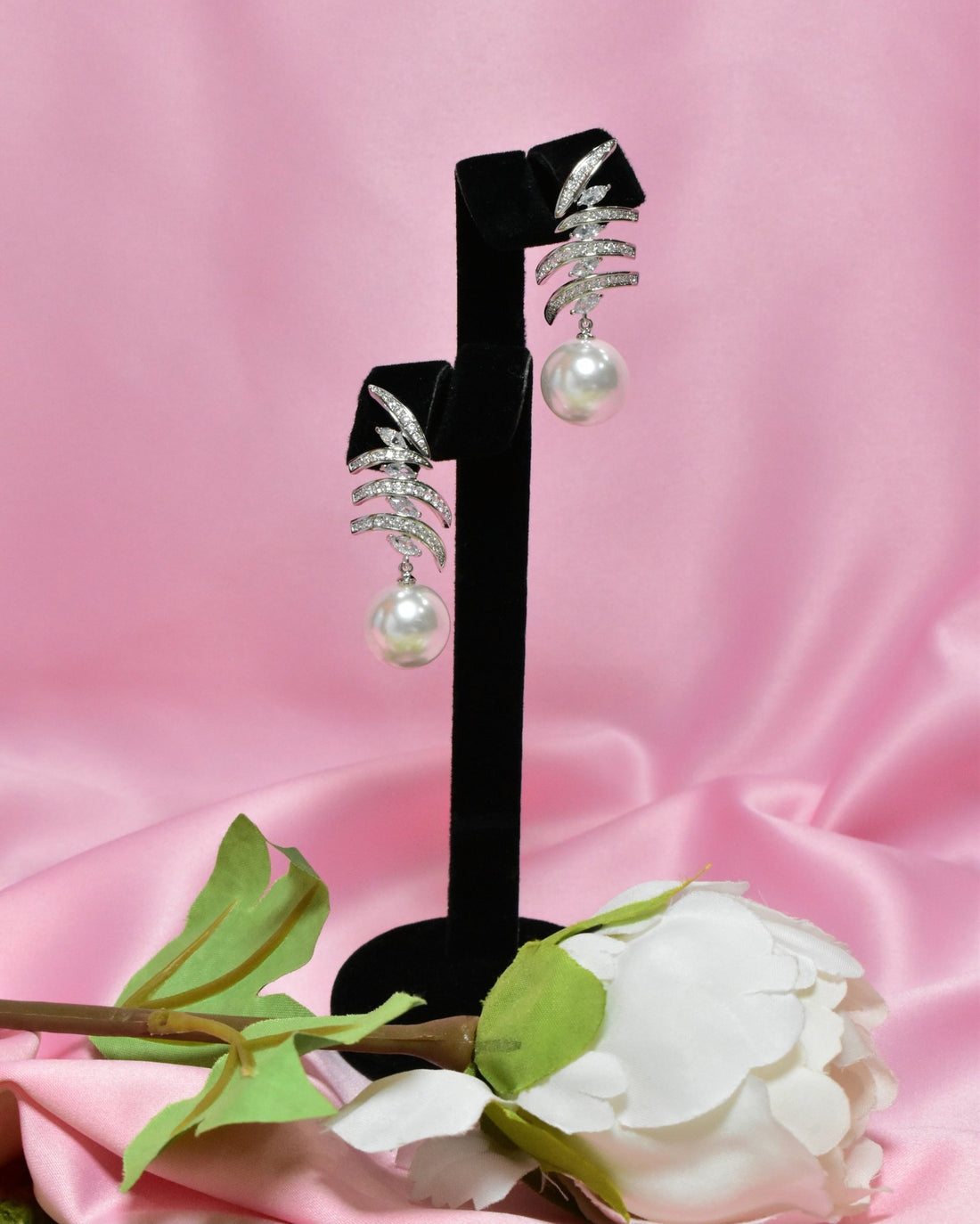 Taj Pearl Earrings 1