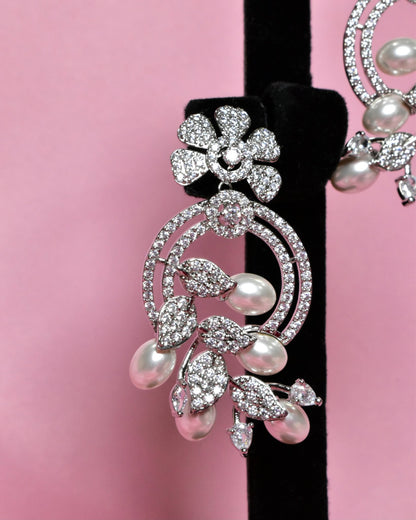 Jalilah Elegant Pearl Earrings