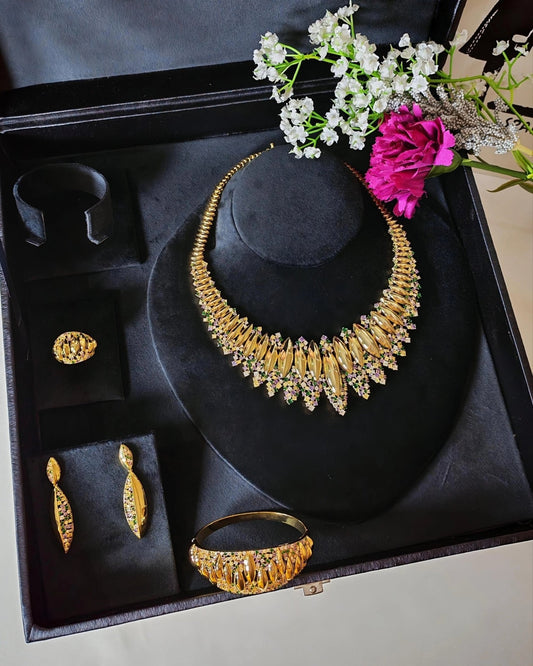 Alice Gorgeous Golden Set