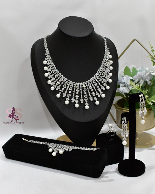 Zayna Pearl set