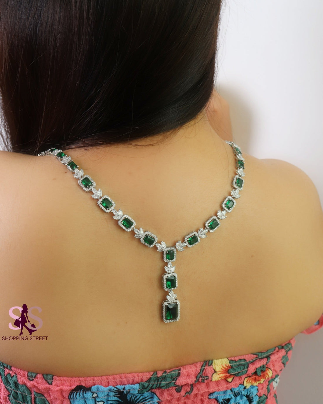 Zamarud Gorgeous Long Green Necklace Set 1