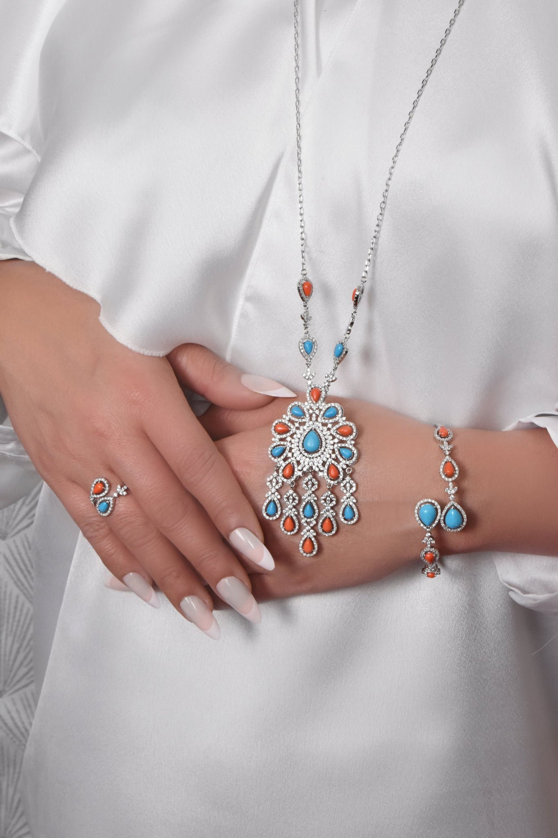 Karima Long Necklace Claay Set 4