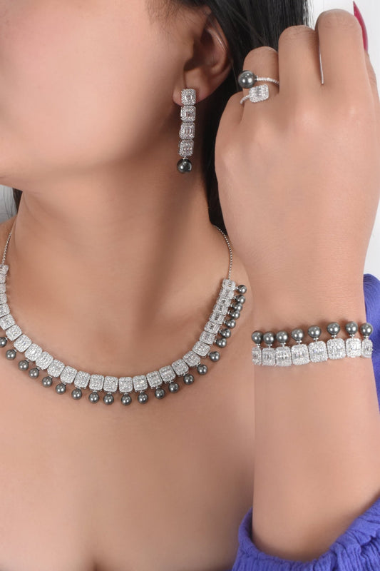 Fawzi Grey Pearl Set
