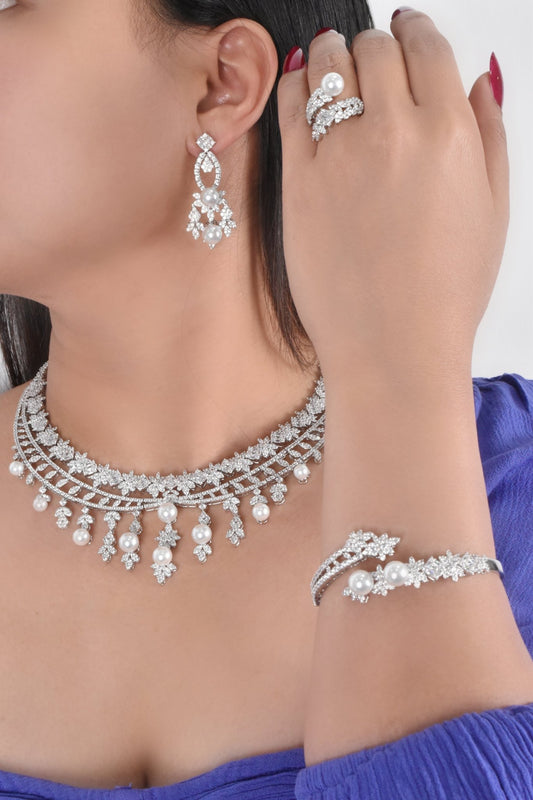 Sarrah Gorgeous Pearl Set
