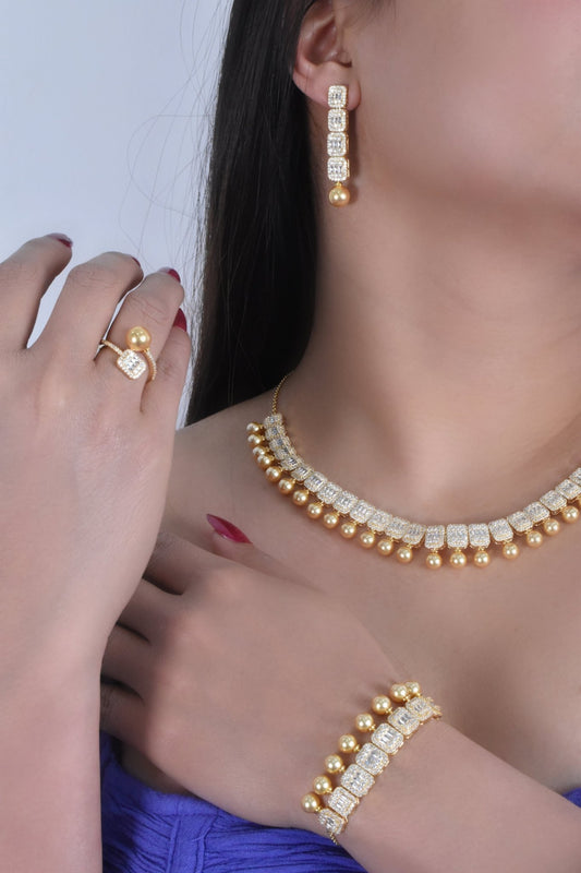 Amal Golden Pearl Set