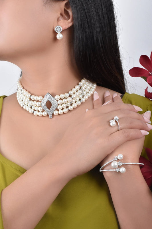 Hita Luxurious Pearl Set