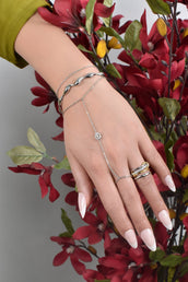 Kammy Hand Chain 2