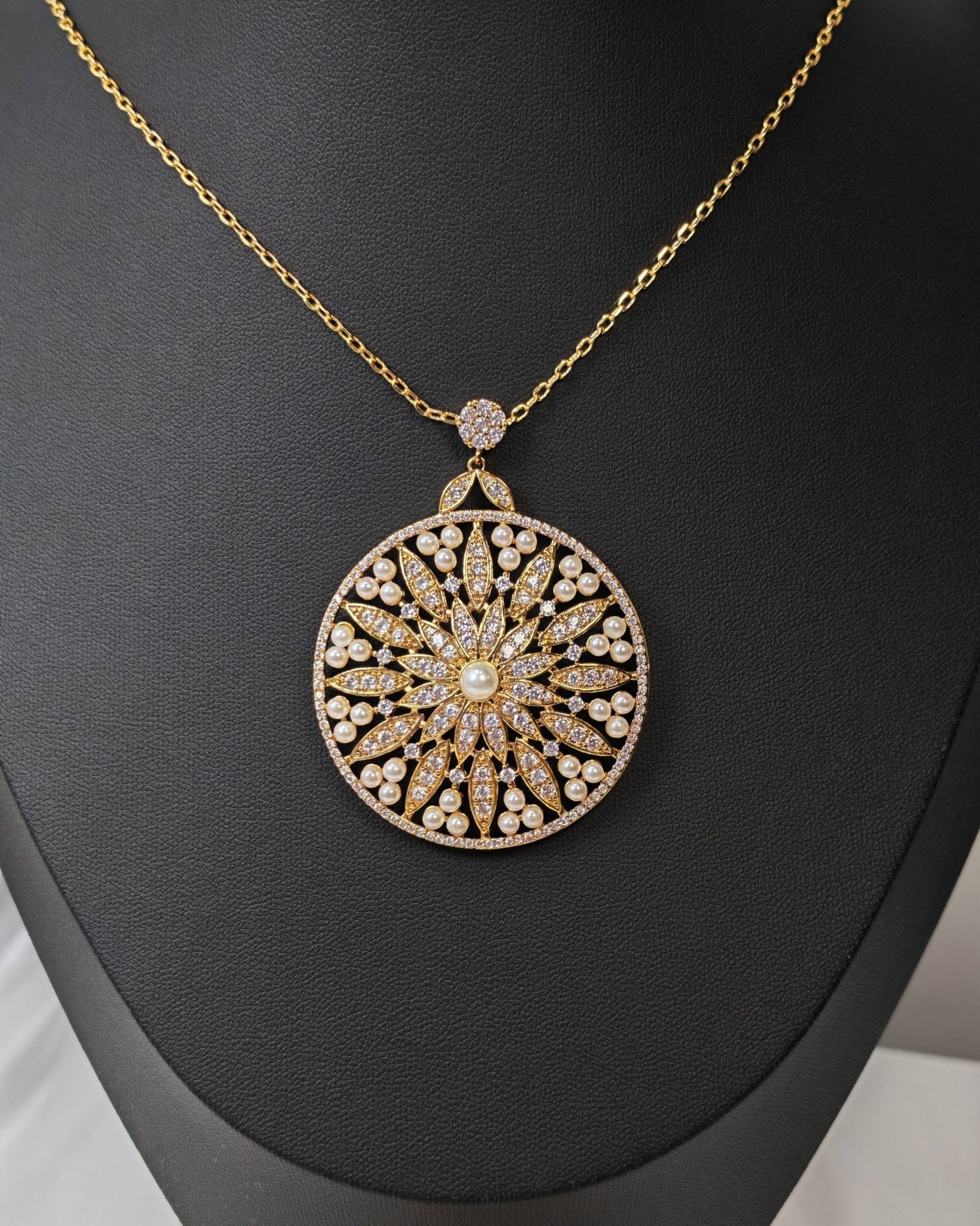 Marita Unique Pearl Set