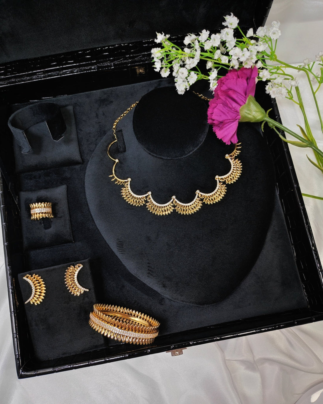 Saint Golden Set 1