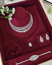 Blaise Sparkling Set — Jewelry Set, Kuwait — 1