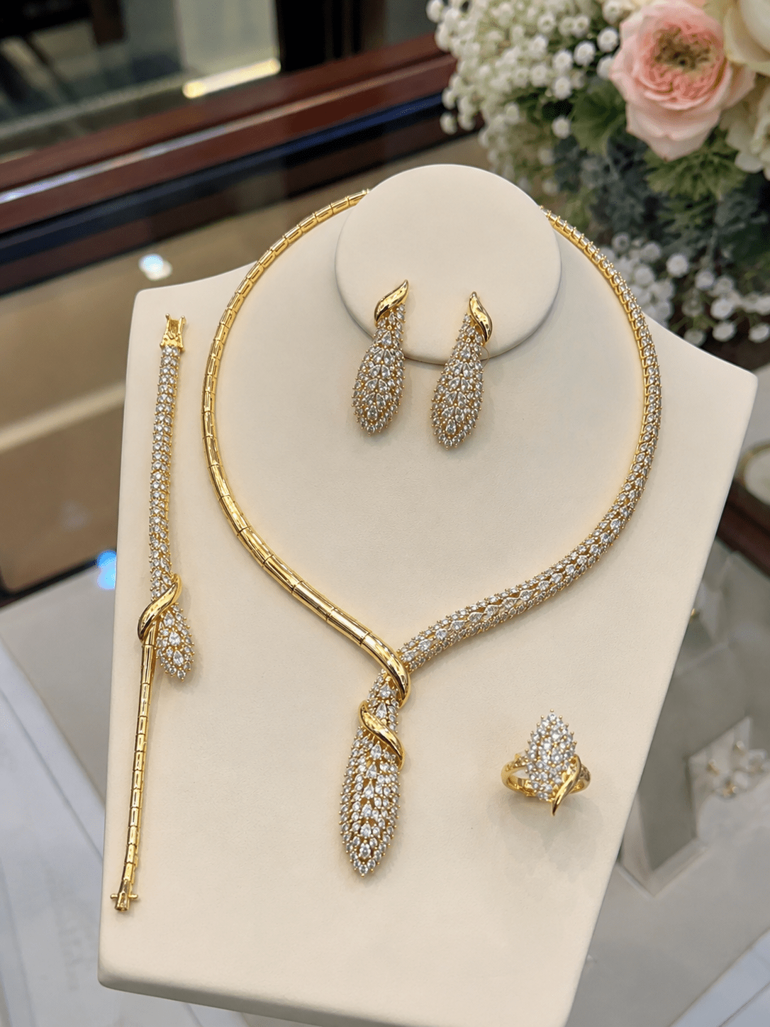 Aveline Frond Set — jewellery, Kuwait — 2