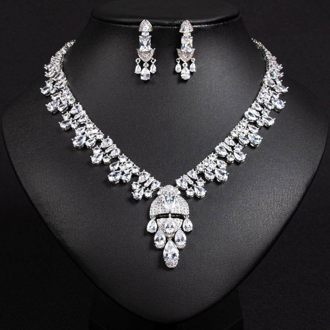 Ana unique set — Necklace, Kuwait — 2