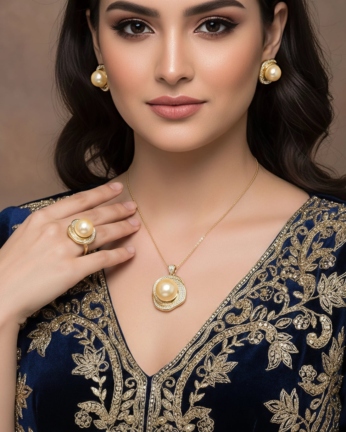 Zoya Golden Pearl Beauty — Necklace, Kuwait — 1